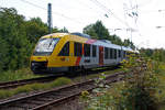   Der VT 201 (95 80 0648 401-7 D-HEB / 95 80 0648 901-6 D-HEB) ein Alstom Coradia LINT 41 der HLB (Hessische Landesbahn), als RB 15   Taunusbahn  nach Gr�venwiesbach, erreicht am 11.08.2014 bald den
