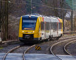 Der VT 503 (95 80 1648 103-7 D-HEB / 95 80 1648 603-6 D-HEB) ein Alstom Coradia LINT 41 der neuen Generation, der HLB (Hessische Landesbahn GmbH), erreicht am 17.01.2023, als RB 93  Rothaarbahn 
