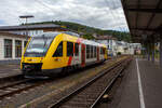 Der VT 206 ABp (95 80 0640 106-0 D-HEB), ein Alstom Coradia LINT 27 der HLB, ex vectus VT 206, verlässt am 24 August 2025, als RB 96  Hellertalbahn“ (Betzdorf – Herdorf –