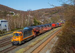 Nachdem sie einen Coilzug nach Herdorf gebracht hat, steht die KSW 43 (92 80 1273 018-2 D-KSW) der KSW (Kreisbahn Siegen-Wittgenstein), eine asymmetrische Vossloh MaK G 2000 BB, am 30.03.2021mit einem