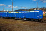 Vierachsiger Drehgestell-Flachwagen 81 80 4723 388-2 D-TWA der Gattung Snps 63´ der TRANSWAGGON GmbH (Hamburg), vermietet an die Mercer Holz GmbH, beladen mit 3 speziellen 21 Fu� Container