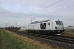 PCW 4/248 080 passiert bei Kaarst der auf einem offenbarer Stelle stehender Fotograf am 21 Februar 2025.