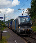 Die SIEMENS Vectron AC 6193 153-4 (91 80 6193 153-4 D-Rpool) der Railpool GmbH (M�nchen) f�hrt am 19 Juni 2024 mit einem KLV-Zug durch Scheuerfeld/Sieg in Richtung K�ln.
