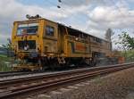 Im Einsatz an der KBS 445: Eine Plasser & Theurer Zweischwellenstopfmaschine 09-32 CSM (Schweres Nebenfahrzeug 97 40 68 533 17-9) der Fa.