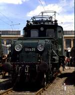 ÖBB 1189.05 bei der Ausstellung 100 Jahre elektrische Lokomotive in München am 25.05.1979.
