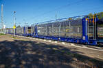Leerer offener vierachsiger Doppelstock-Autotransportwaggon 27 80 4371 618-4 D-TOUAX, der Gattung Laaers, der irl�ndischen Vermietungsfirma TOUAX Rail Limited vermietet an die �sterreichische H�dlmayr