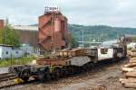   Tiefladewagen mit 16 Rads�tzen der Gattung Uaais 823 der NCS (NUCLEAR CARGO + SERVICE GmbH, Hanau), eingestellt als 35 RIV 80 D-NCS 9957 000-6, abgestellt am 16.08.2011 in Siegen-Eintracht.