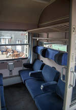   In einem Abteil des 2.Klasse Intercity-Abteilwagen (UIC-X-Wagen) in ozeanblau-beige, D-DB 51 80 22-90 489-1, der Gattung/Bauart Bm235.0, vom DB Museum Koblenz zu Besuch am 26.08.2017 im