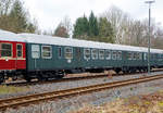   Der 1./2.Klasse Personenwagen mit Dienst- und Gepäckabteil D-EFSK 56 80 81-40 003-4 ABDn der Eisenbahnfreunde Treysa e.V., ex CFL 2184, hier am 03.02.2018 im Zugverband im Bahnhof Hachenburg.