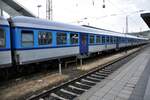 Reisezugwagen des Ferienexpress Stuttgart - Singen D-SVG 50 80 22-34 116-0 Bnrz ex Silberling in Ulm am 20.08.2022.