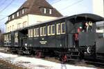 Trossingen Stadt Wagen Lias und Triebwagen T 1  Zeug Christe  beim Jubil�um 100 Jahre Trossinger Eisenbahn am 13.12.1998.