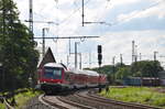 Ein  Kamel  f�hrt am 09.08.2017 mit einem RB51-Verst�rkerzug in Richtung Rodenbach.