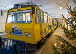   Der Doppeltriebwagen Beh 4/8  11  Prinzregent Luitpold  der Wendelstein-Zahnradbahn (Deutschlands erste Hochgebirgsbahn) steht am 28.12.2016 am Bergbahnhof 1.723 m �ber NN zur Talfahrt bereit.