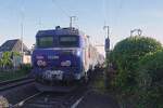 SNCF 22259 schiebt ein TER nach Selestat aus Geispolsheim aus am Abend von 22 Mai 2026. Die Reihe 22200 mit ex-Pariser TERZ�ge k�nnen noch immer zwischen Saverne und Selestat angetroffen werden und Mo-Fr sogar in Halbst�ndentakt -leider gibt es mehr und mehr verschmierte Z�ge...