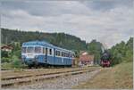 30 ANS CONI'FER /30 Jahre Coni'Fer - So viel Verkehr gab es wohl hier seit gut 110 Jahren nicht mehr! Der X 2816 der Association l'autorail X2800 du Haut-Doubs wartet im mir bis anhin unbekannten