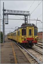 Ein ex SNCB AM56 verl�sst als  Locale  nach Sassuolo Modena.