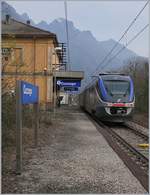 Der Ale 501 ME  Minuteo  auf seiner Fahrt von Domodossola nach Novara beim kurzen Halt in Cuzzago.