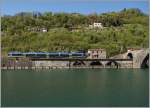 Ein ATR 220  Swing  bei der Ponte della Maddalena erreicht in K�rze den Bahnhof Borgo a Mazzano. 
20. April 2015
