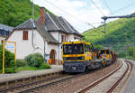   Die beiden CFL IF Robel 703 (99 82 9210 703-9 L-CFLIF) und 705 (99 82 9210 705-4 L-CFLIF) sind am 14.05.2016 mit einem Schotterzug im Bahnhof von Goebelsmühle (Giewelsmillen) abgestellt.