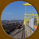 Blick vom V�lodukt aus auf die Abstellung von Arcelor Mittal in Esch Belval (fr�her Arbed), im Hintergrund ist der Bahnhof von Belval Universit� zusehen.