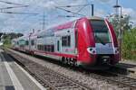 CFL 2221 verl�sst nach kurzem Halt die Haltestelle Lamadelaine, n�chster Halt ist die Endhaltestelle Rodange.