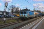 RXP 9902 zieht ein Kohlezug durch Oisterwijk am 26 Februar 2025.
