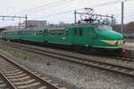 Am tr�ben 9 November 2024 steht historischer Triebzug 386 in 's-Hertogenbosch und wartet auf die weiterfahrt nach Blerick, wo sie bis ins J�nner 2025 eine Fristen bekommt.