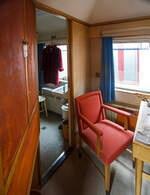 Innenraum/Interieur (Wohn- und Schlafzimmer der Königin, links das Badzimmer) des Salonwagen Königin Juliana Sr 9, NL-NS 61 84 89-30 001-1, vom königlichen Zug „Koninklijke