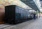 Der „viele T�ren Wagen“ ein 3.