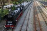 SSN 01 1075 steht am Schl�ss den letzten Dampfpendelzuges von Terug naar Toen des Tages nach Beekbergen in Dieren am 6 September 2025. 