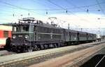 �BB 1041.01 mit Personenzug in Attnang-Puchheim am 05.10.1981.