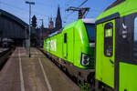 Die an die FlixTrain GmbH (München) vermietete SIEMENS Vectron AC 193 437 (91 80 6193 437-1 D-ELOC) der ELL - European Locomotive Leasing (Wien) fährt am 18 Juni 2025 mit dem FlixTrain FLX