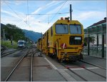 Ein paar Bilder f�r Armin: in Blonay warten der B40 UM-1 und R21RD-1 auf den Abend, um Gleisbauarbeiten erledigen zu k�nnen.