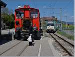 Tm 2/2 41 und der ankommende Be 4/4 mit Bt 54 in Pampigny-Sévery.