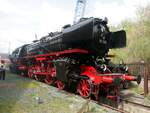 01 202 bei der Bekohlungsanlage im Bw Dresden Altstadt am 17.04.2015. Die ehemals deutsche Dampflok ist jetzt in der Schweiz beheimatet und dort als Typ A 3/6 beim Verein Pacific 01 202 mit Standort CH-3250 Lyss (Steinweg) beheimatet.