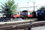 Zwischenwagen für Swiss-Express Wagen  Sputnik  und Ae 6/6 Nr.11 418 in Goldach am 16.05.1982.