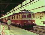 Leider ein recht schlechtes 110-Film Bild zeigt hier die SBB Re 4/4 I mit dem TEE Rheingold nach Amsterdam kurz vor der Abfahrt in Gen�ve.