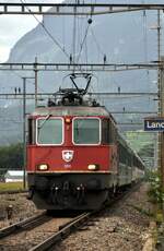 Re 4/4 II Nr.11 210 in Landquart am 29.08.2009.