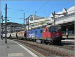 Die SBB Re 6/6 11671 (Re 620 071-1) Othmarsingen  wartet mit dem  Spagetti  Zug in Lausanne auf die Weiterfahrt in Richtung Domodossola.