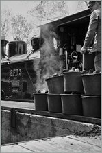 Ein Blick hinter die Kulissen: die Dampflok haben gegen Mittag ziemlich Hunger und Durst.