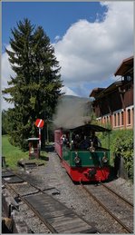 Die kleine G 2/2 Tramlok N° 4 verlässt Chaulin Richtung Chamby.