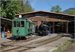 Die Saison 2026 der Blonay Chamby Bahn ist er�ffnet: Von Blonay kommend ist das Berner Tram Ce 2/2 52 (Baujahr 1914) in Chaulin als erster Zug der Saison angekommen. Erfreulicherweise mussten anschliessend Z�ge mit gr�sseren Kapazit�ten eingesetzt werden. 
Rechts im Bild ist die BFD HG 3/4 N� 3 der Blonay Chamby Bahn zu sehen, die zwar am Saisoner�ffnungstag nicht zum Einsatz kommt, aber nach der Winterpause  f�r baldige Fahrten vorbereitet wird. 

2. Mai 2026