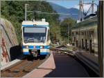 In Corcapolo kreuzt unser talwärts fahrenden Zug den Gegenzug auf dem Weg Richtung Camedo.