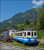 In Ch�teau d'Oex war am 25.05.2012 der MOB Be 4/4 1003 abgestellt und konnte aus dem fahrenden Goldenpass Classic fotografiert werden.