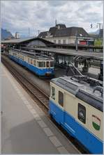 Die beiden MOB ABDe 8/8 4002 VAUD (angeschnitten) und der ABDe 4004 FRIBOURG in Montreux.