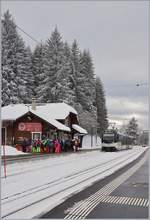 Der MVR ABeh 2/6 7505 im Bahnhof von Les Pléiades.