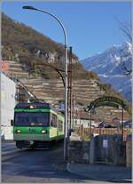 Der AOMC/ASD Beh 4/8 591 ist als Regionalzug 431 von Les Diablerets nach Aigle unterwegs und erreicht in Kürze die Haltestelle Aigle-Place-du-Marché (ASD).
