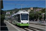 Nach einer kurzen Wendezeit verl�sst der TransN Be 4/8 32 als Regionalzug R 15 Neuch�tel Place Pury Littorail in Richtung Boudry.