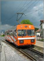 Vor dem etwas drohenden Wolken zeigt sich der O-C Be 2/2 14 in Chavaronay.