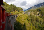   Gezogen von der RhB Ge 4/4 III 651  Fideris  fährt unser IR-Zug am 12.09.2017 auf der Albulalinie in Richtung St.